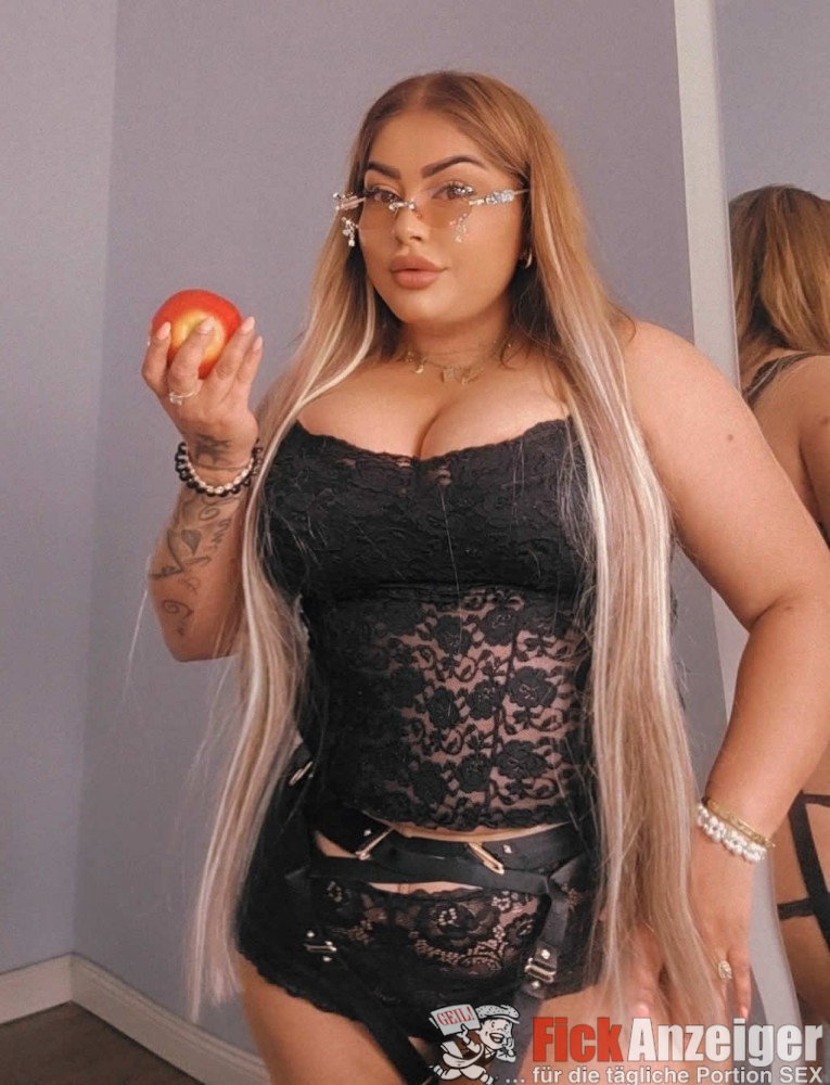 Geiles kurviges Mädchen für schön versaute Liebe!