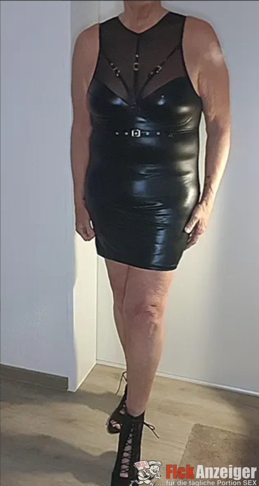 55+ Reifere Dame liebt sex.