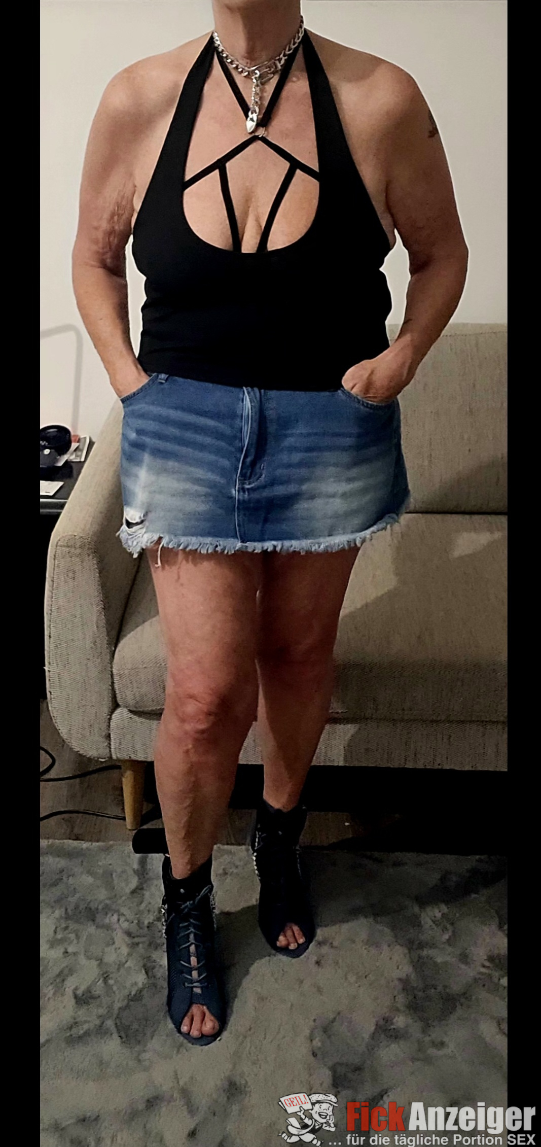 55+ Reifere Dame liebt sex.