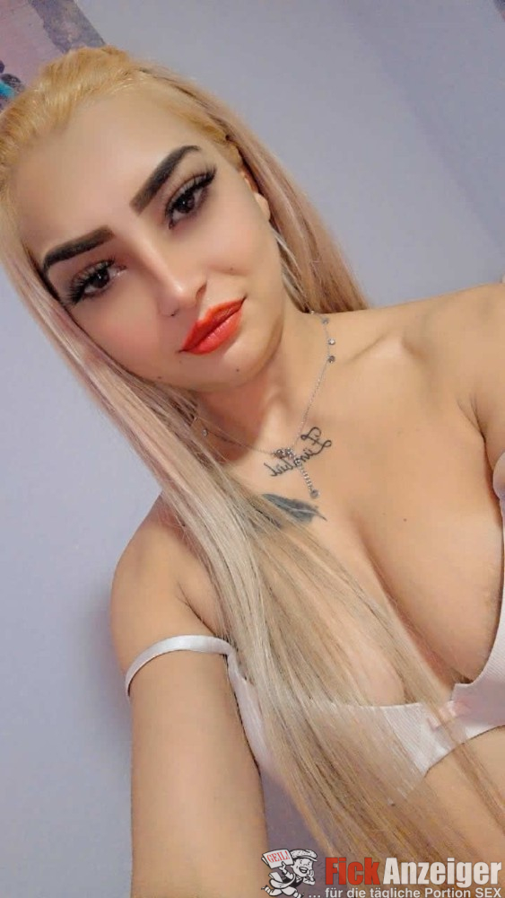 150cm Dirty Girl mag sehr gerne alles vom Mann!