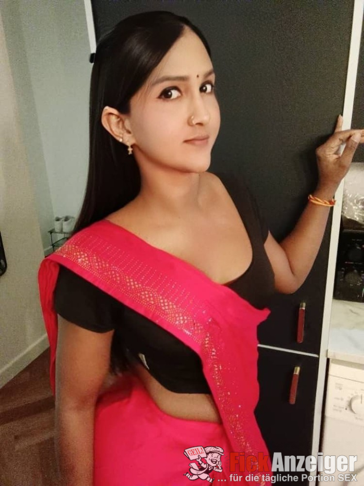 Einmal & immer wieder: Bildhübsches Indien-Girl