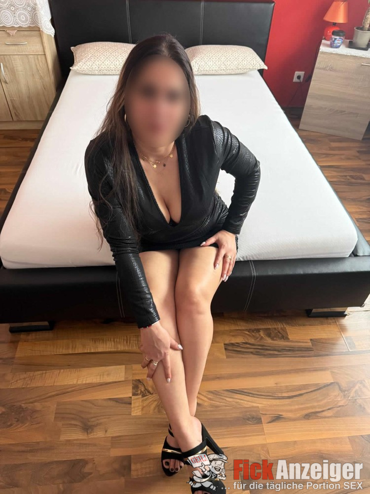 Geil ohne Hemmungen: Anna fühlt Schwanz sehr gern!