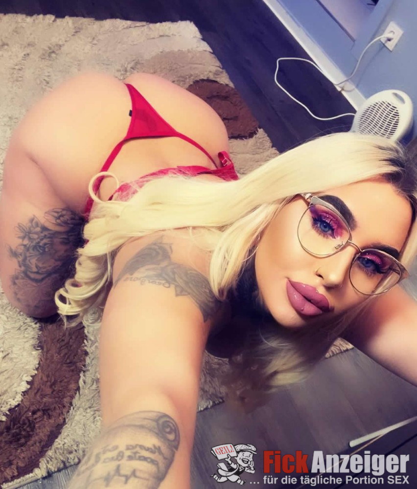 Geiles junges Mädchen: TOP BlowJob und heißer Sex