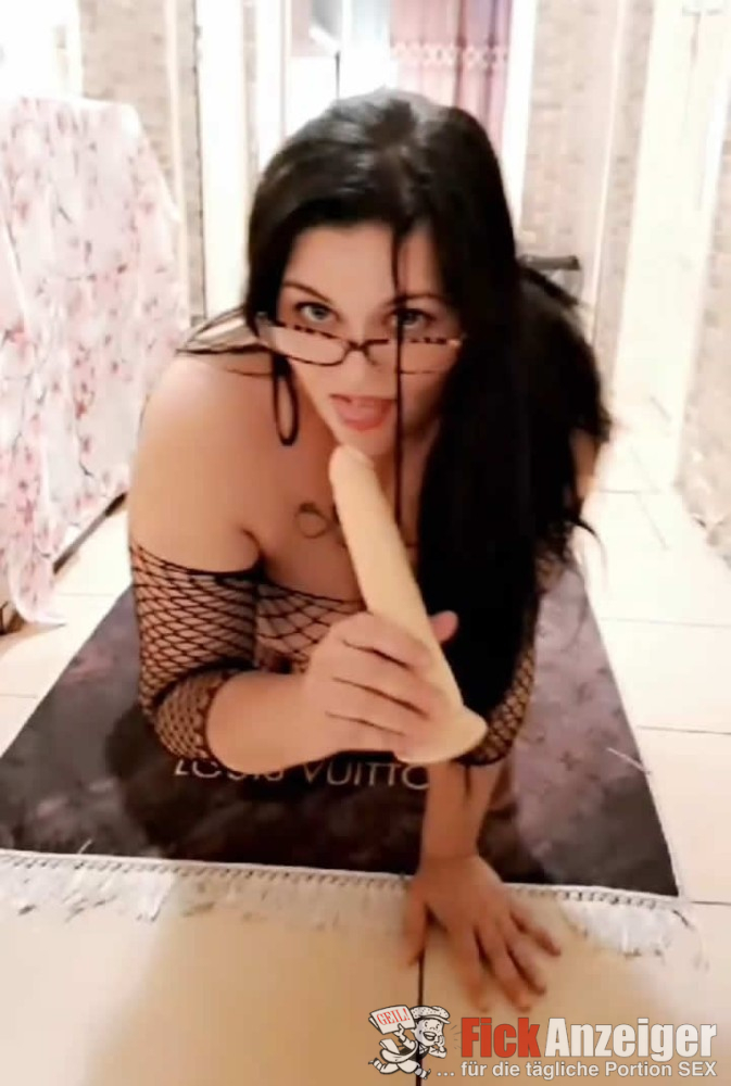 Willst du es mir geil besorgen? Foto/Video erlaubt