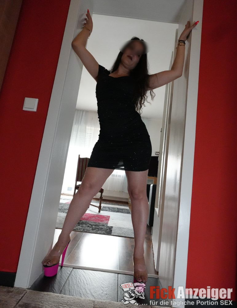 Anna macht Mann glücklich mit Massage & heißem Sex