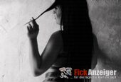 Sandra 22j. Knackpopo und eng gebaut