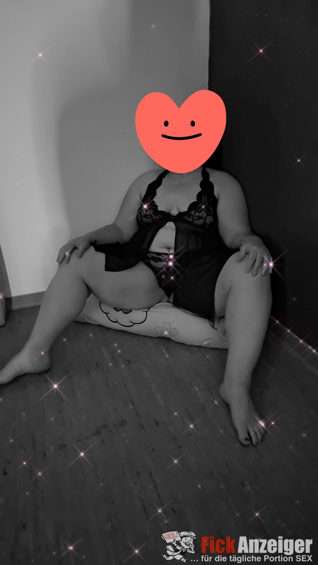 Luna bietet geile versaute Gang Bang Party an