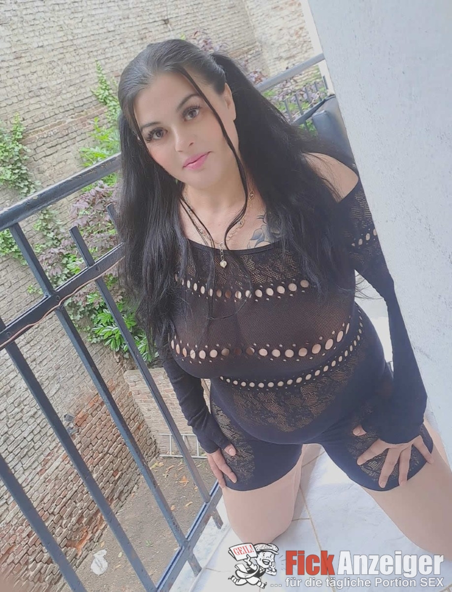 TOP Selina: intensiv Zungenküsse & Anal und alles!
