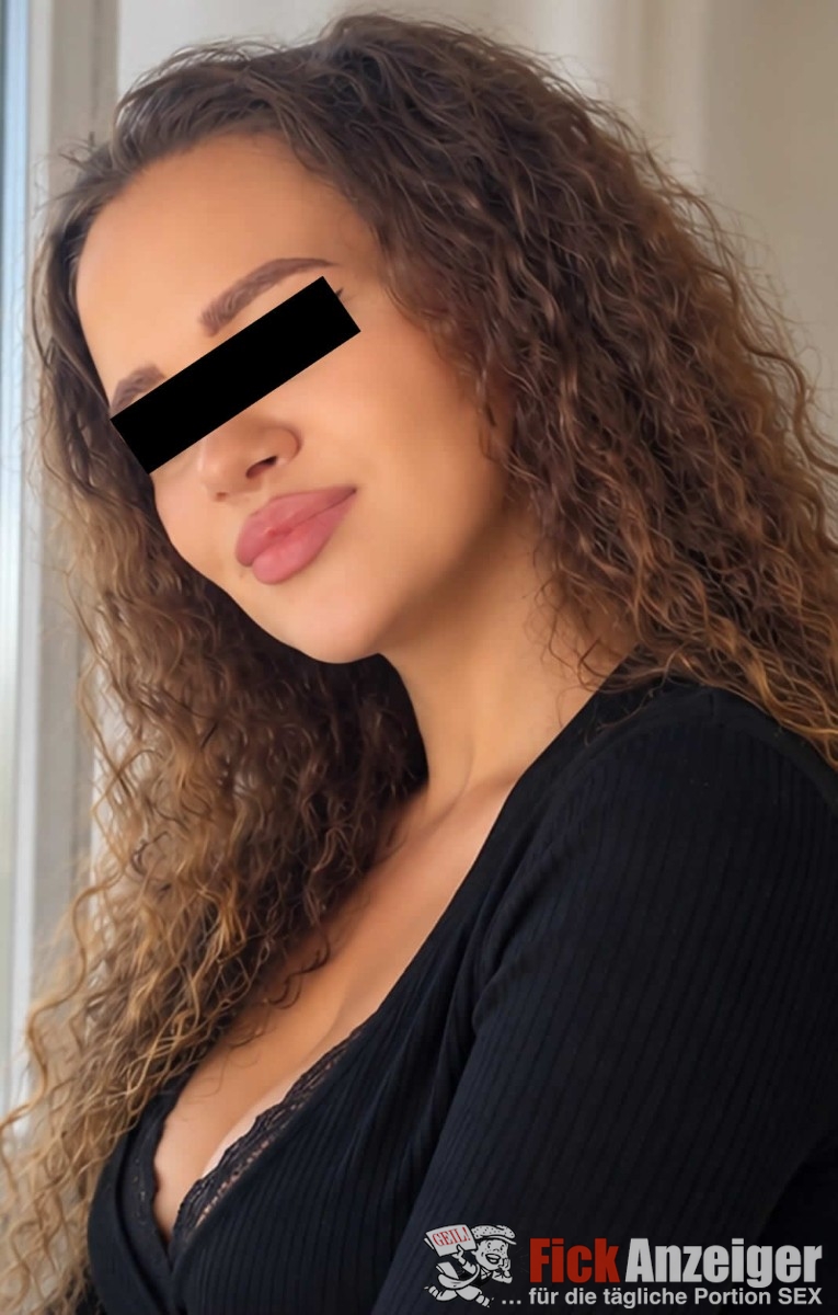 Scharfe Russische Sex-Bombe ohne Slip freigelegt!