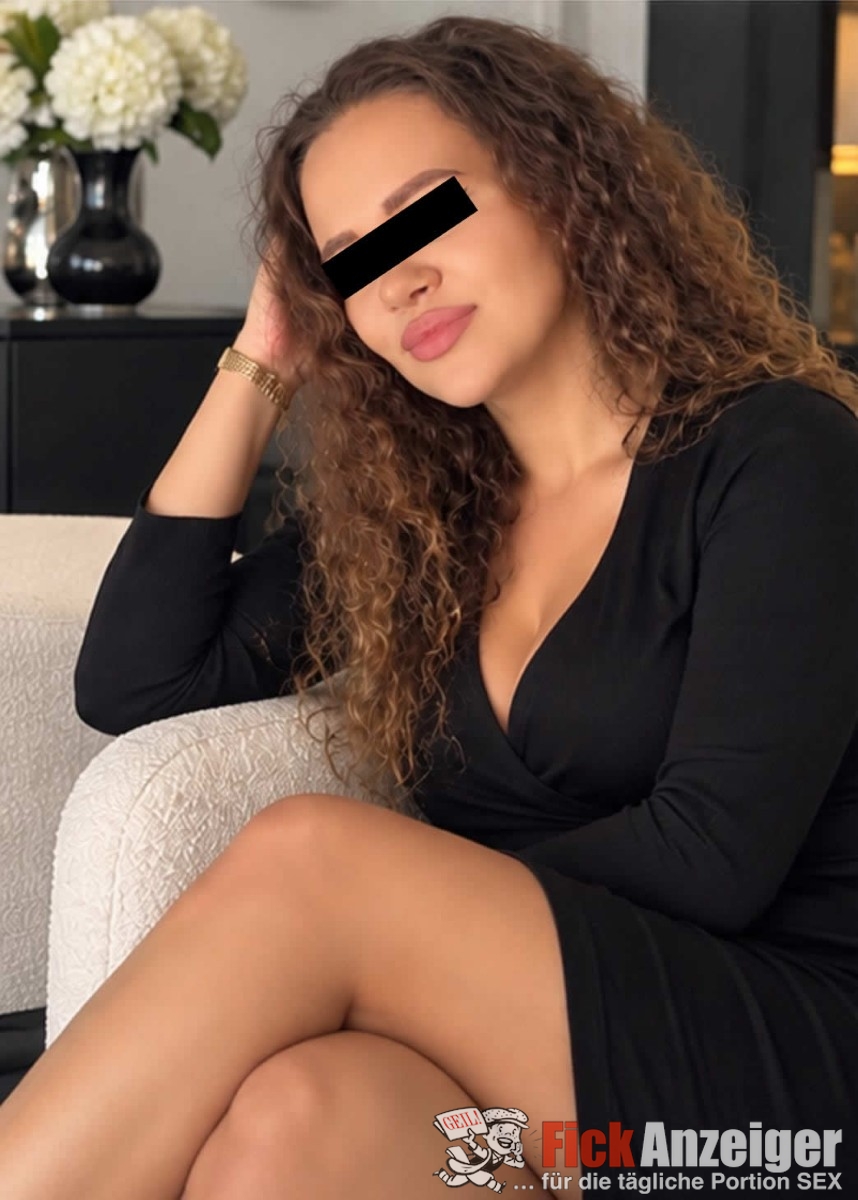 Scharfe Russische Sex-Bombe ohne Slip freigelegt!